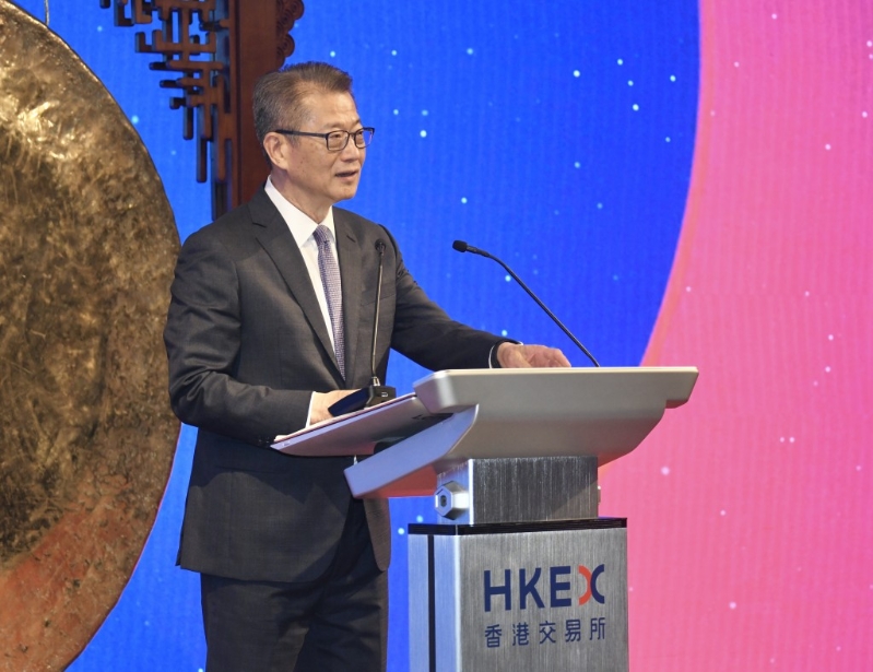 财政司司长陈茂波致辞指，宁德时代在港交所挂牌有两个层面上的重要意义。